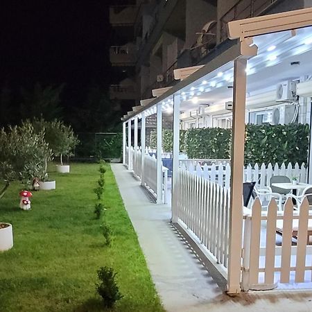 Suncoast Rooms Port Side Sarandë Buitenkant foto