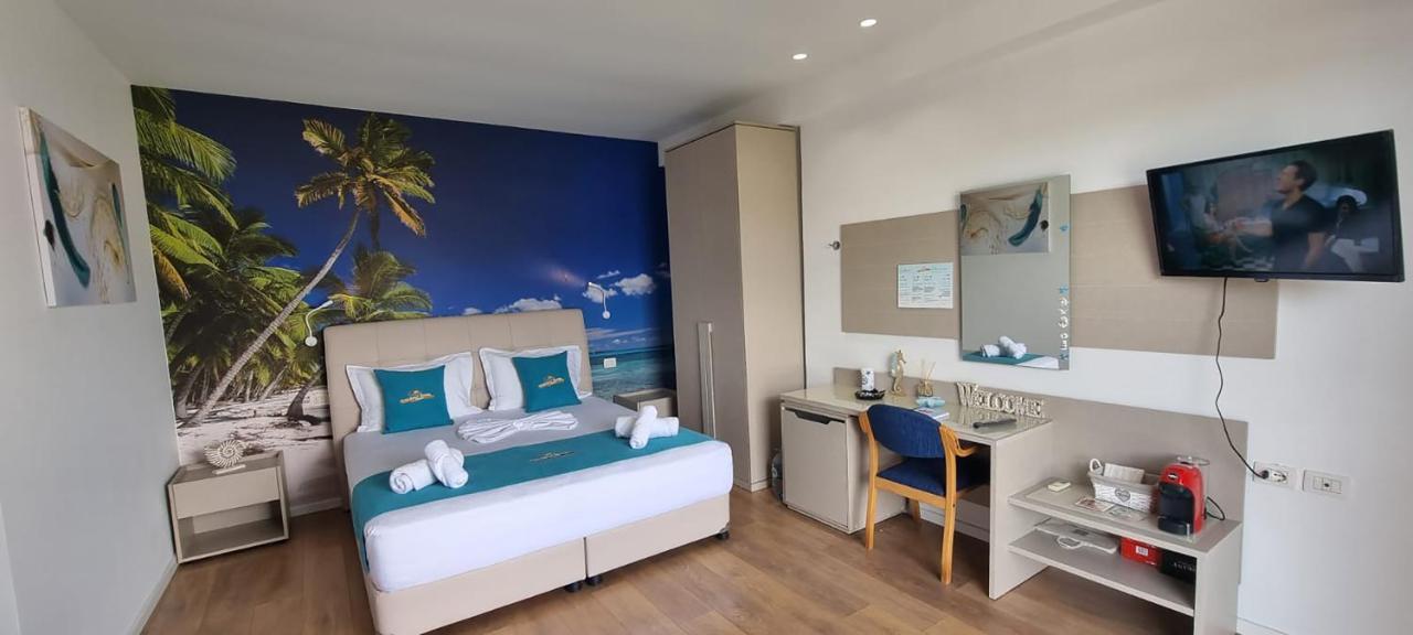 Suncoast Rooms Port Side Sarandë Buitenkant foto