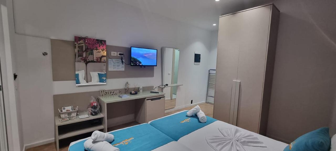 Suncoast Rooms Port Side Sarandë Buitenkant foto