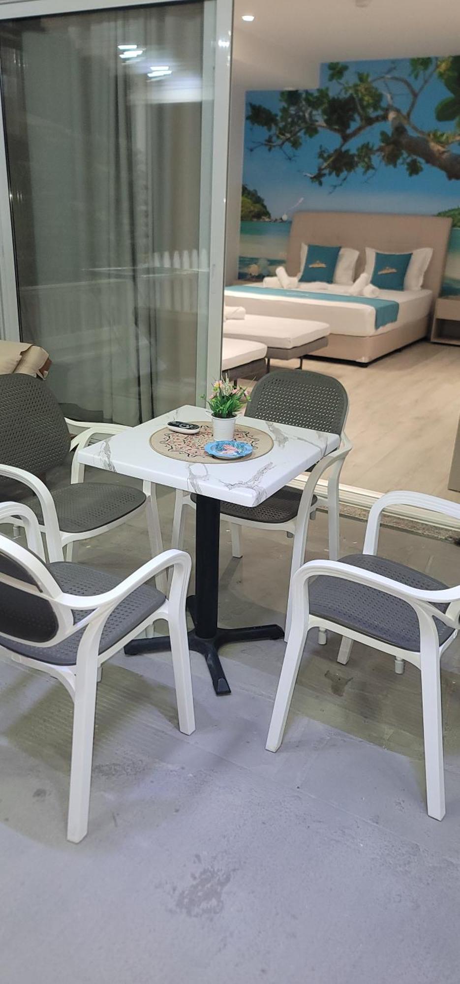 Suncoast Rooms Port Side Sarandë Buitenkant foto